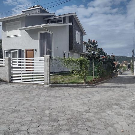 Casa Nova Confortavel E Aconchegante Гаропаба Экстерьер фото